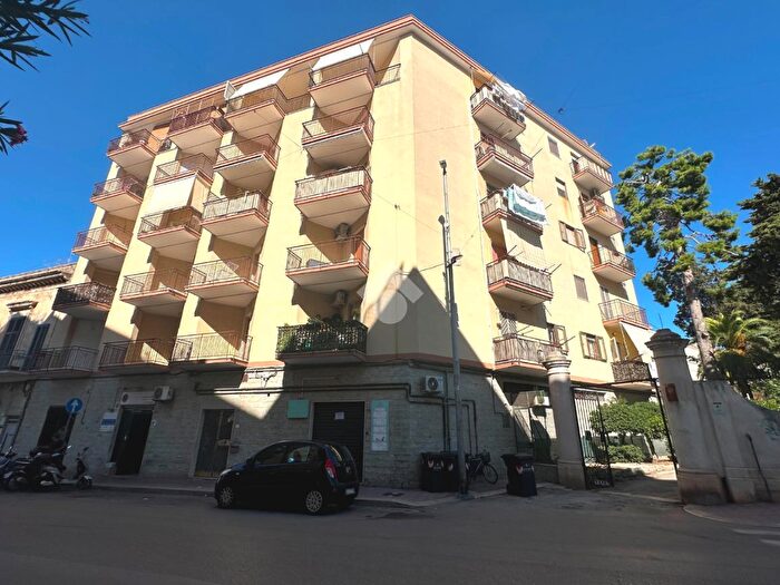 Appartamento trilocale in vendita in Via Sant Annibale Maria di Francia, Trani