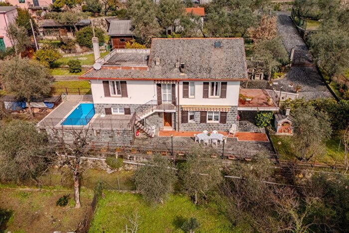 Casa con 11 locali in vendita in Via Cornice di SantAmbrogio a, Zoagli