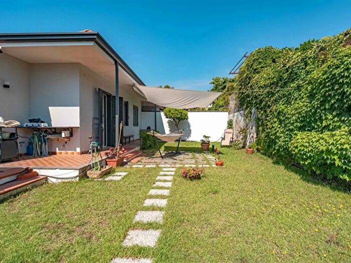 Casa quadrilocale in vendita in Via Fratelli Gemellaro, Nicolosi