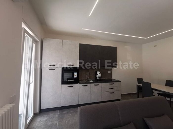 Appartamento bilocale in affitto in Via Elpidio Jenco, Acquaviva, Caserta