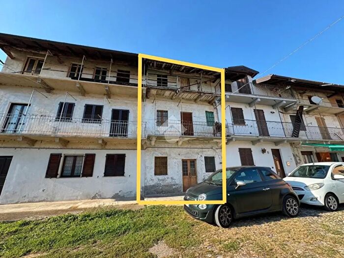 Casa quadrilocale in vendita in Via Cascina Nuova, Momo