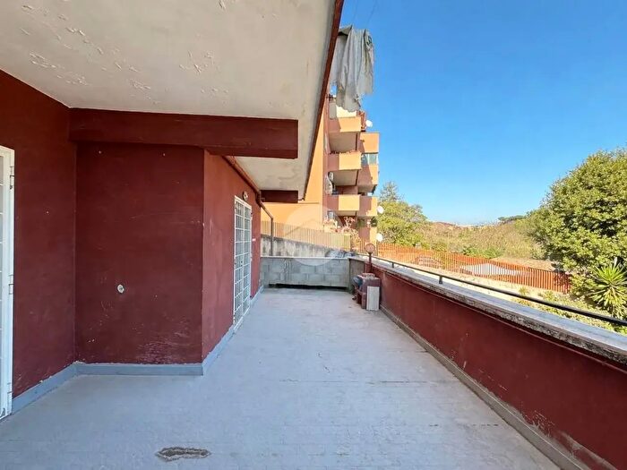 Appartamento trilocale in vendita in Via della Consolata, Roma