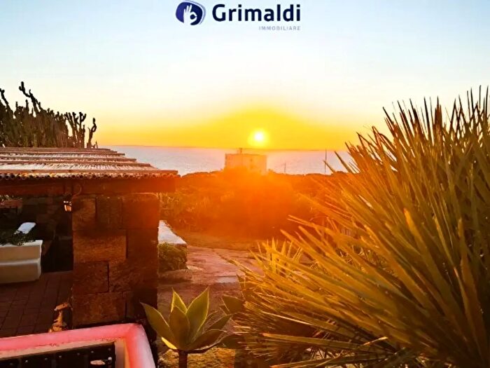 Casa con 5 locali in vendita in Punta Fram Snc, Pantelleria