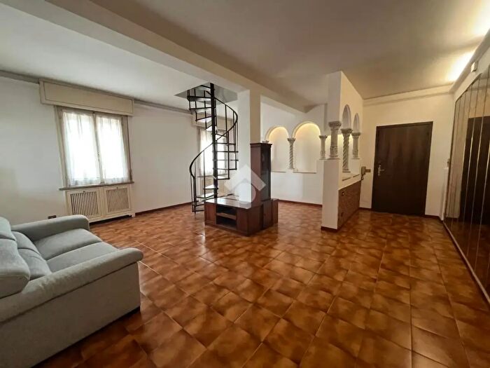 Appartamento con 5 locali in vendita in Via XXV Aprile, Nogara