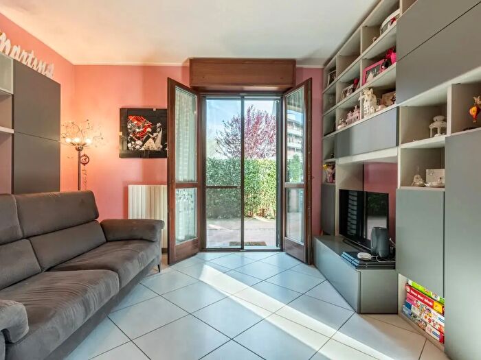 Appartamento quadrilocale in vendita in Ia Cavalieri di Vittorio Veneto, Cascina