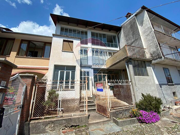 Casa quadrilocale in vendita in Via Teatro, Netro