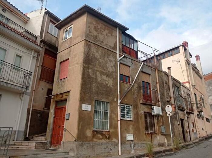 Casa con 5 locali in vendita in Via Maio, San Pier Niceto