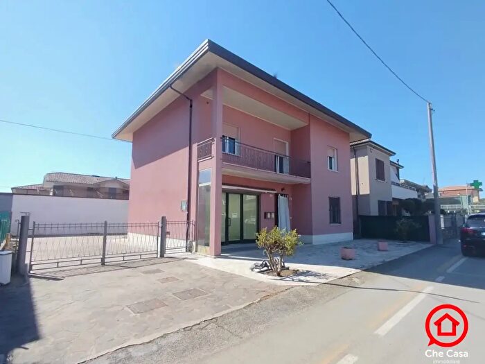 Casa quadrilocale in vendita in Via Alcide De Gasperi, Gambettola