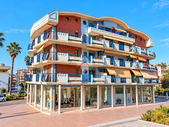 Appartamento trilocale in vendita in Via Leonardo da Vinci, Tortoreto