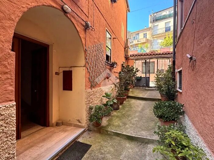 Appartamento quadrilocale in vendita in Via delle Grazie, Nuoro