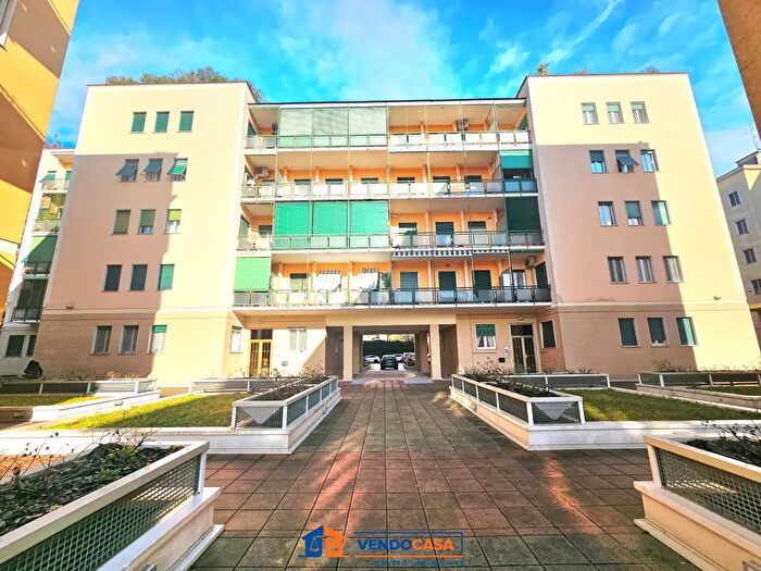 Appartamento trilocale in vendita in Via Guido Zadei, Brescia
