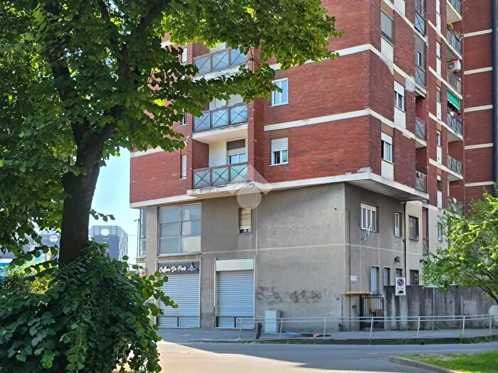 Appartamento trilocale in vendita in Viale Romagna, Cinisello Balsamo