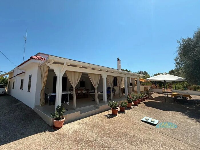 Casa quadrilocale in vendita in Contrada Angelo di Maglie, Ceglie Messapica