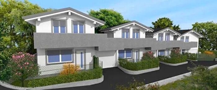 Casa quadrilocale in vendita in Via Giacomo Matteotti, Uggiate con Ronago