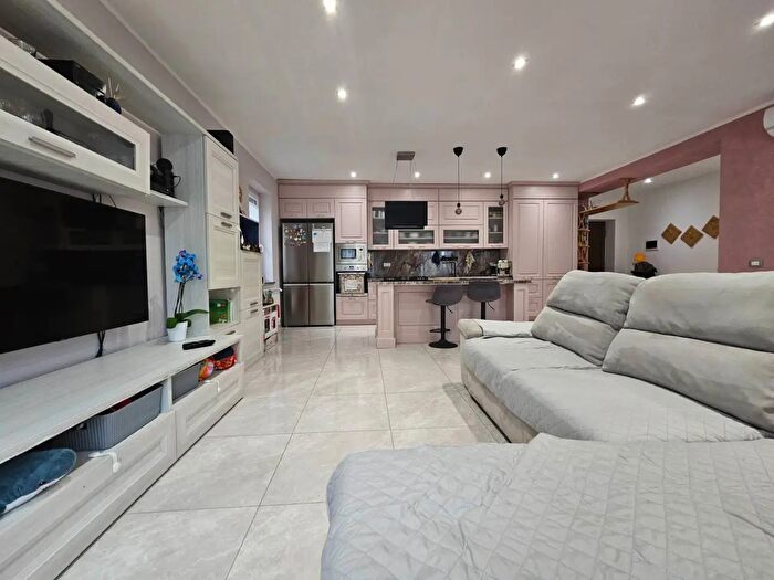 Appartamento trilocale in vendita in Via Mazzini, Olgiate Olona