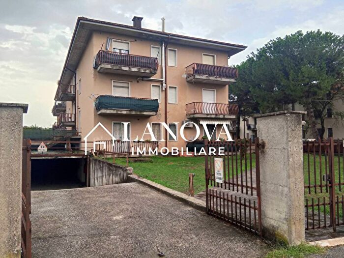 Appartamento bilocale in affitto in Via Bengasi, Borgo Roma, Verona