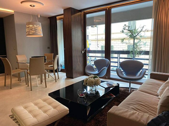 Appartamento trilocale in affitto in Via Lorenzo il Magnifico, Libertà Savonarola, Firenze