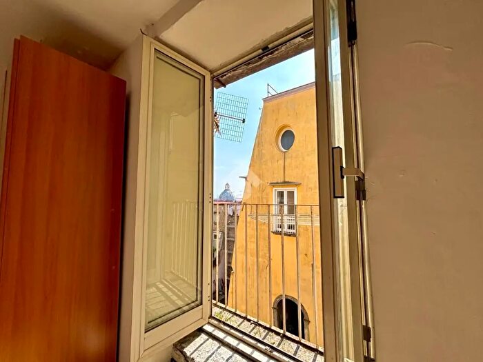 Appartamento con 6 locali in vendita in Via Nilo, Napoli