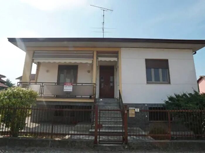 Casa trilocale in vendita in Via Privata Vincenzo Bellini, Cassolnovo
