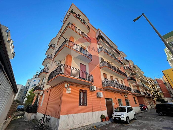 Appartamento quadrilocale in vendita in Via Rovereto, Trani