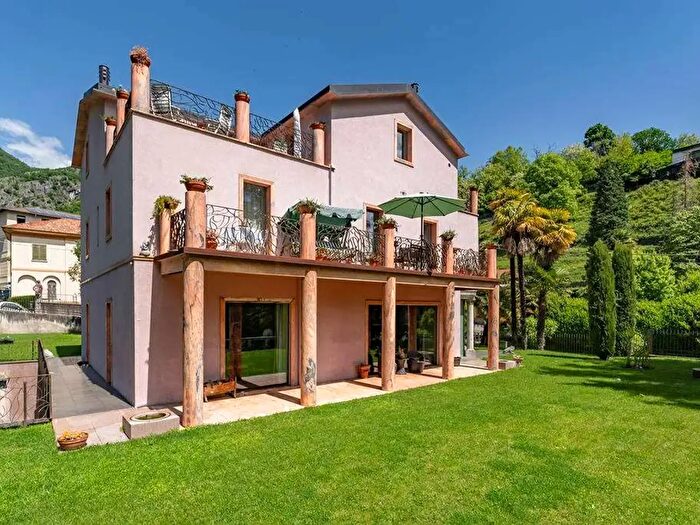 Casa con 18 locali in vendita in Via Febo Sala, Tremezzina