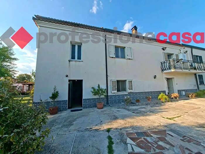 Casa con 5 locali in vendita in Via Benedetto Sacco, Villa Santa Lucia
