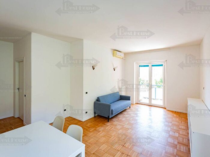 Appartamento trilocale in affitto in Via Alcuino, Sempione, Milano