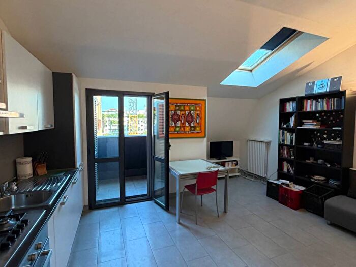 Appartamento bilocale in affitto in Via dei Crollalanza, Navigli Darsena, Milano