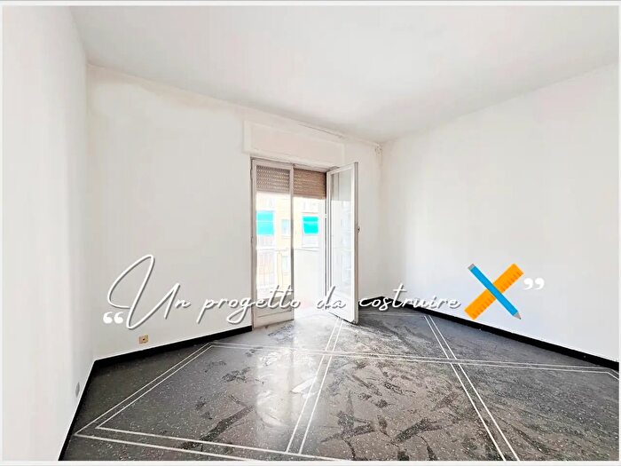 Appartamento con 6 locali in vendita in Via Fanti, Genova