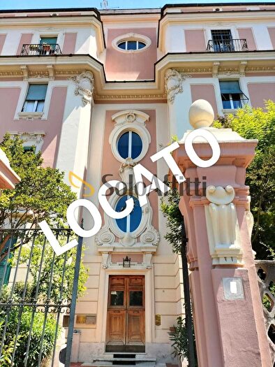 Appartamento trilocale in affitto in Via Antonio Nibby, Roma