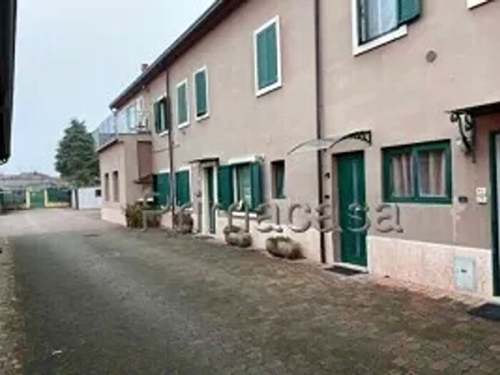 Appartamento bilocale in vendita in Corso Vittorio Emanuele Ll N, Villafranca Di Verona