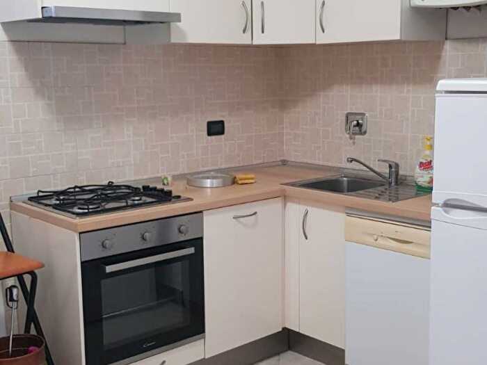 Appartamento trilocale in affitto in Caricamento, Genova