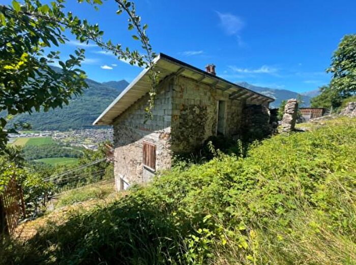 Casa quadrilocale in vendita in Frazione San Biagio, Civo