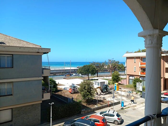 Appartamento con 5 locali in vendita in Lavagna