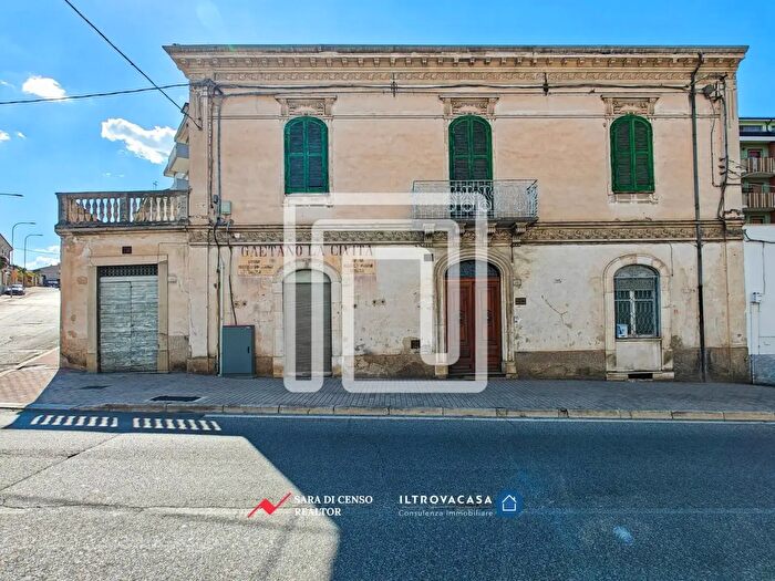 Casa con 8 locali in vendita in Via Stazione d'Introdacqua, Sulmona