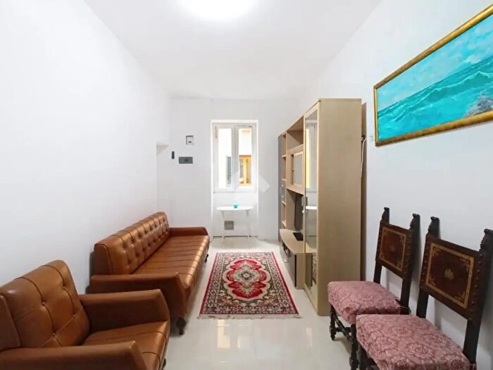 Appartamento con 5 locali in vendita in Via Santa Barbara, Livorno