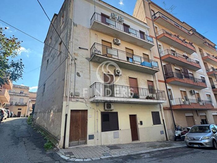 Appartamento con 5 locali in affitto in Via Guido Miggiano, Tremulini Eremo, Reggio Calabria