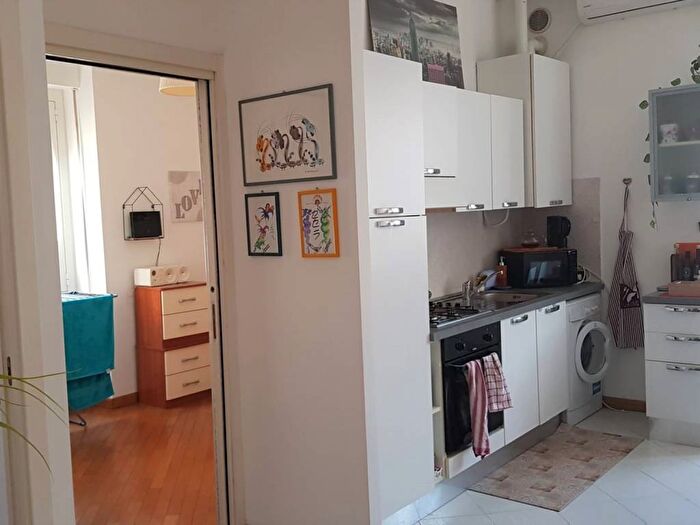Appartamento trilocale in affitto in Corso Orazio Raimondo, Porto Vecchio, Sanremo