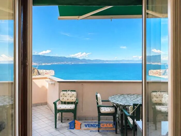 Appartamento quadrilocale in vendita in Via Torre d'Ere, Bergeggi