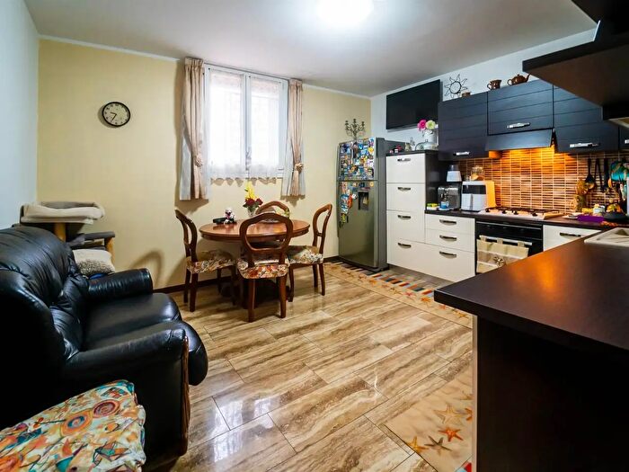 Appartamento trilocale in vendita in Via Mazzini, Casalecchio Di Reno