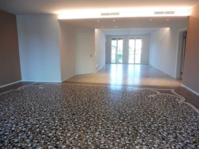 Appartamento con 5 locali in affitto in Via S Antonio, Centro, Marostica