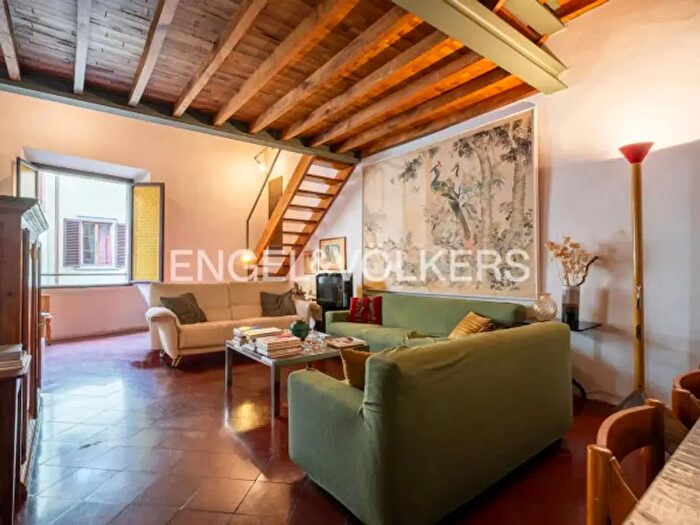 Appartamento con 6 locali in vendita in Via Maggio, Firenze