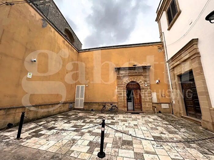 Casa in vendita in Piazza Maria Ss del Rosario B, Guagnano