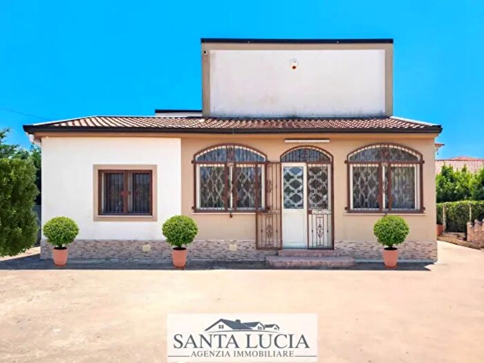 Casa con 6 locali in vendita in Canicatti