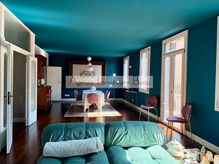 Casa con 6 locali in vendita in Via del Portello, Padova