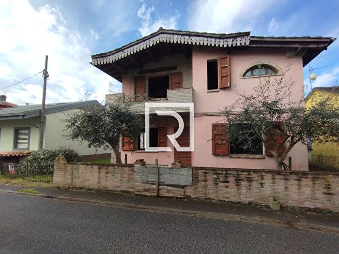 Appartamento trilocale in vendita in Via delle Scuole Ravenna, Ravenna