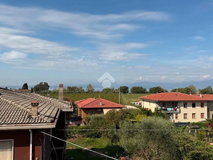 Appartamento trilocale in vendita in Via Albara, Lazise