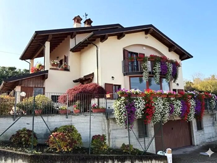 Casa con 6 locali in vendita in Via dei Noci, Godiasco Salice Terme