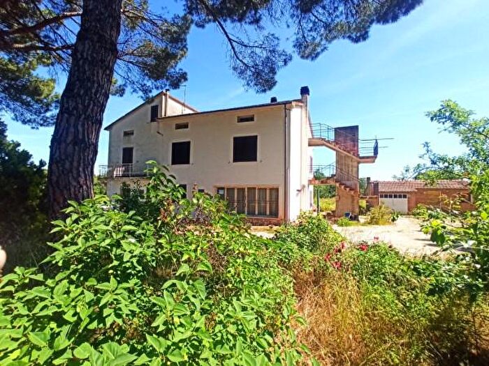 Casa con 6 locali in vendita in Via della Libertà, Castiglione Del Lago