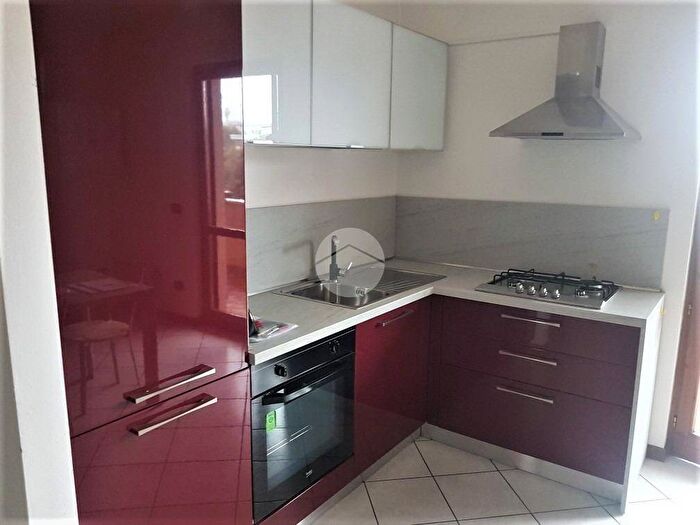 Appartamento bilocale in affitto in APPARTAMENTO VIALE MARCONI, Centro Storico, Desenzano del Garda